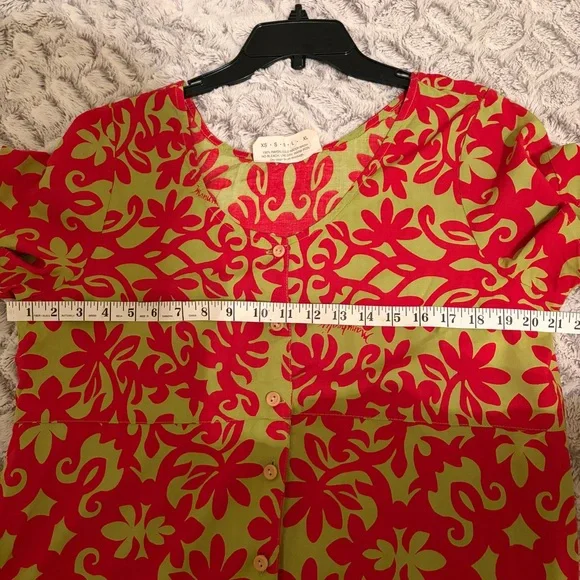 Floral Red and Green Manuheali’i Dress - Picture 12 of 15
